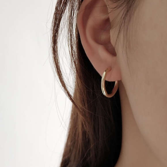 Grit and Grace Jewelry - 1 Left! Gold Small Gold Hoop Earrings